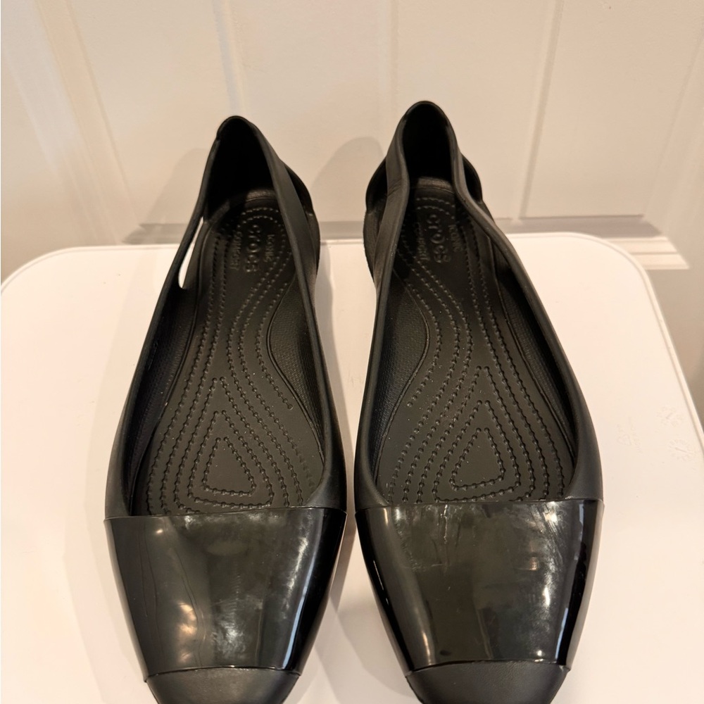 Croc Iconic Comfort Black Ladies Slip-On Waterproof Flats Size 9 - Picture 2 of 5